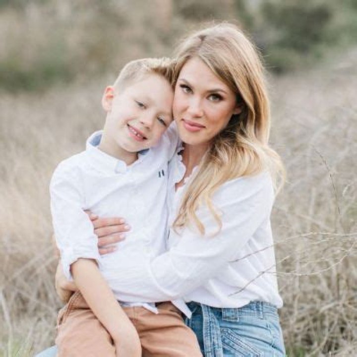 All About Dawni Sahanovitch& Devon Sawa Married Life: Bio & Facts
