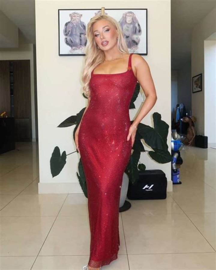Behind The "charlotte Parkes Onlyfans Leake"