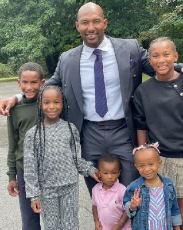 Get To Know About Martell Holt Net Worth, Wives & Kids: His Father & Bio