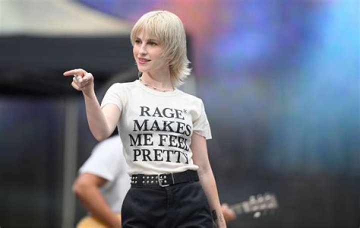 Is Hayley Williams Gay? The Truth About The Paramore Singer’s Sexuality