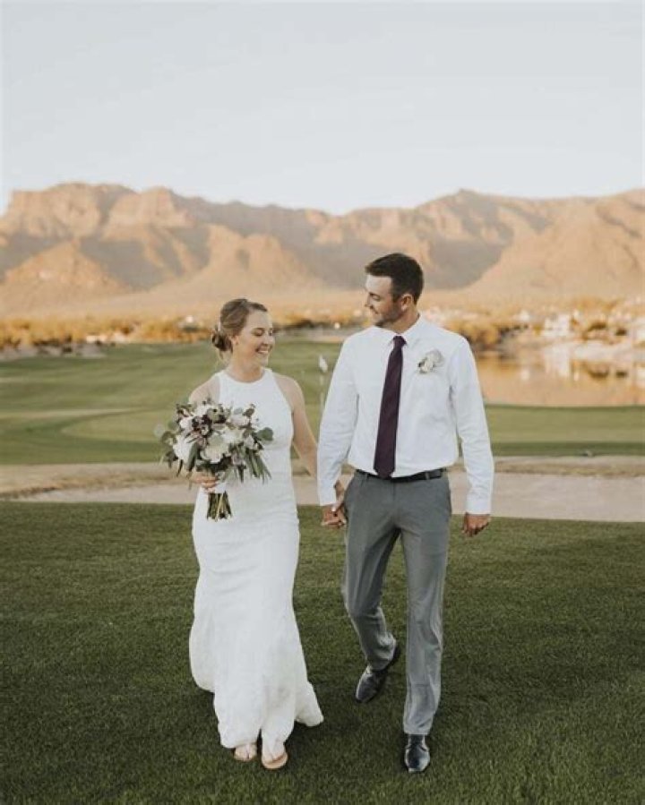 Jennifer Kupcho Wiki, age, height, husband, kids, engaged, wedding, Instagram, net worth