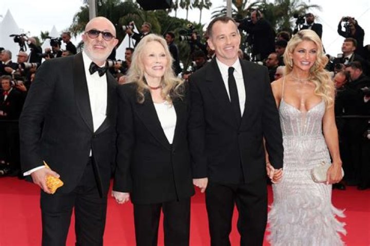 Liam Dunaway O'Neill: Who Is Faye Dunaway's Son?