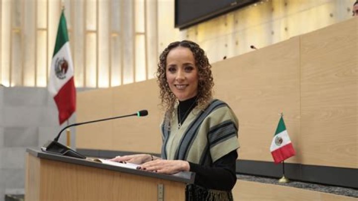 Mario Dosamantes Rul, Mara Elena Susana Riestra Alcaraz