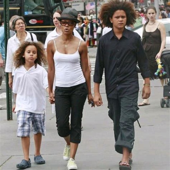 Michael Givens: Facts About Robin Givens' Son