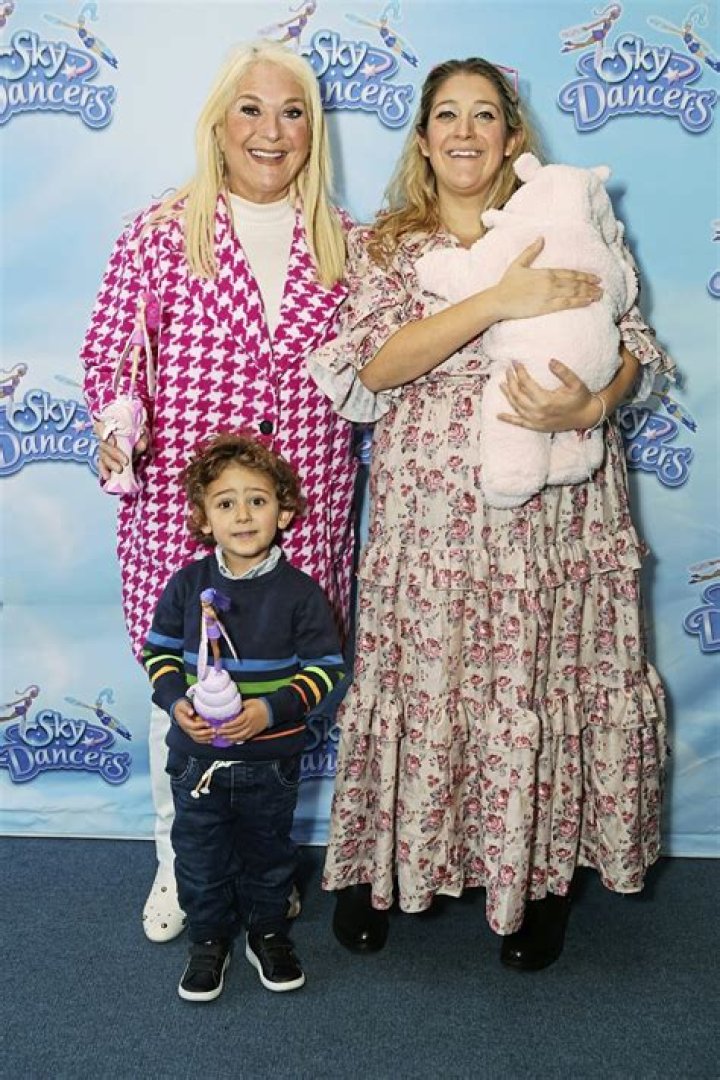 Who is Saskia Kurer, Vanessa Feltz's daughter? Bio, age, husband, kids, job